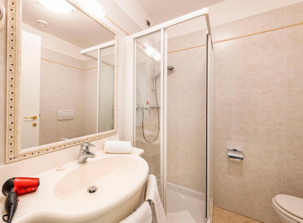 Hotel La Perla Tremezzo Ngoại thất bức ảnh